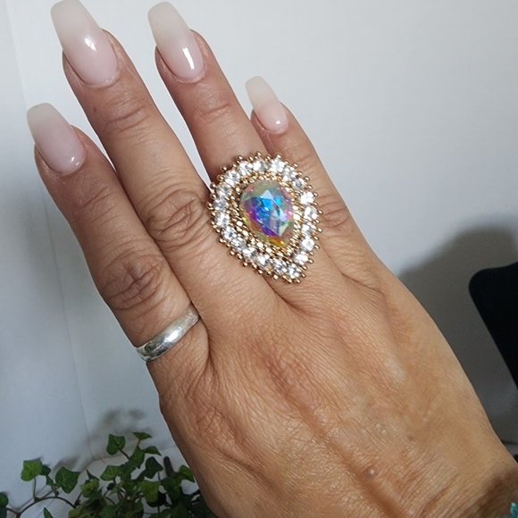 Beautiful Iridescent Crystal Statement Stretch Bracelet and Ring - Picture 7 of 12